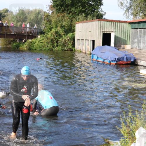 31.08.2025 - Elbe Triathlon Hamburg Luisa Fischer http://msf.ph/oto/8674502 31.08.2025 08:48:00 Schwimmen 258, 297, 330, 341 meine-sportfotos.de