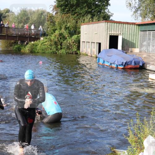 31.08.2025 - Elbe Triathlon Hamburg Luisa Fischer http://msf.ph/oto/8674504 31.08.2025 08:48:01 Schwimmen 258, 297, 330, 341 meine-sportfotos.de