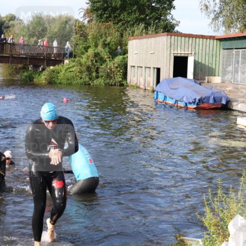 31.08.2025 - Elbe Triathlon Hamburg Luisa Fischer http://msf.ph/oto/8674507 31.08.2025 08:48:01 Schwimmen 258, 297, 330, 341 meine-sportfotos.de