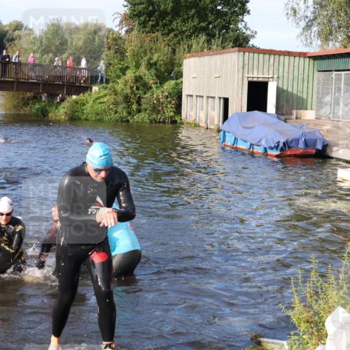 31.08.2025 - Elbe Triathlon Hamburg Luisa Fischer http://msf.ph/oto/8674509 31.08.2025 08:48:01 Schwimmen 258, 297, 330, 341 meine-sportfotos.de