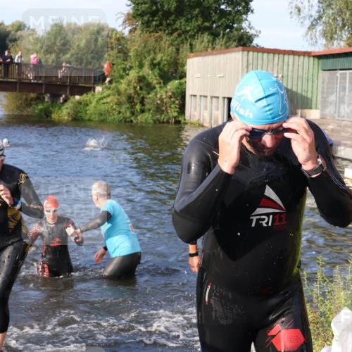 31.08.2025 - Elbe Triathlon Hamburg Luisa Fischer http://msf.ph/oto/8674530 31.08.2025 08:48:04 Schwimmen 258, 297, 299, 329, 330, 341 meine-sportfotos.de