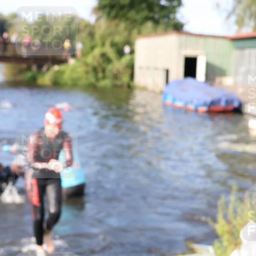 31.08.2025 - Elbe Triathlon Hamburg Luisa Fischer http://msf.ph/oto/8674557 31.08.2025 08:48:07 Schwimmen 258, 297, 299, 329, 341 meine-sportfotos.de