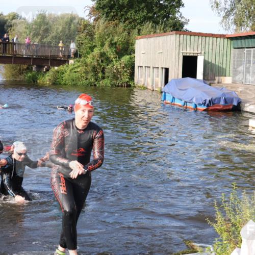 31.08.2025 - Elbe Triathlon Hamburg Luisa Fischer http://msf.ph/oto/8674561 31.08.2025 08:48:08 Schwimmen 258, 297, 299, 329, 341 meine-sportfotos.de