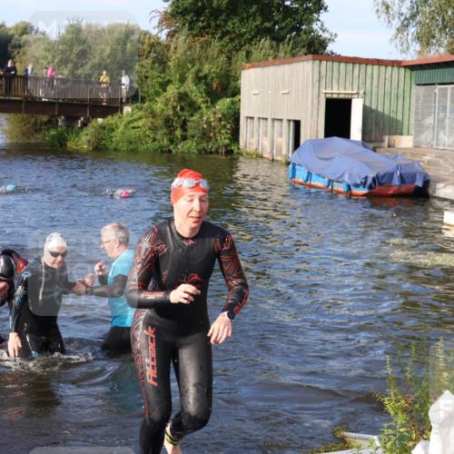 31.08.2025 - Elbe Triathlon Hamburg Luisa Fischer http://msf.ph/oto/8674564 31.08.2025 08:48:08 Schwimmen 258, 297, 299, 329, 341 meine-sportfotos.de
