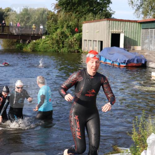 31.08.2025 - Elbe Triathlon Hamburg Luisa Fischer http://msf.ph/oto/8674568 31.08.2025 08:48:08 Schwimmen 258, 297, 299, 329, 341 meine-sportfotos.de