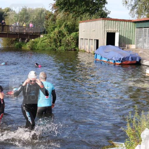 31.08.2025 - Elbe Triathlon Hamburg Luisa Fischer http://msf.ph/oto/8674581 31.08.2025 08:48:10 Schwimmen 258, 299, 329, 365 meine-sportfotos.de