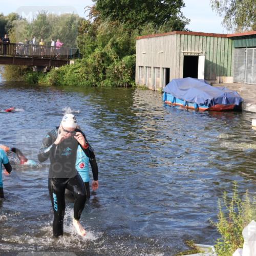 31.08.2025 - Elbe Triathlon Hamburg Luisa Fischer http://msf.ph/oto/8674585 31.08.2025 08:48:10 Schwimmen 258, 299, 329, 365 meine-sportfotos.de