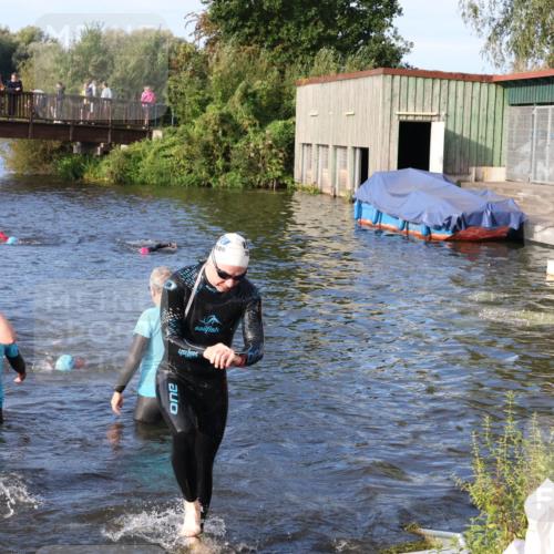 31.08.2025 - Elbe Triathlon Hamburg Luisa Fischer http://msf.ph/oto/8674590 31.08.2025 08:48:11 Schwimmen 258, 299, 329, 365 meine-sportfotos.de