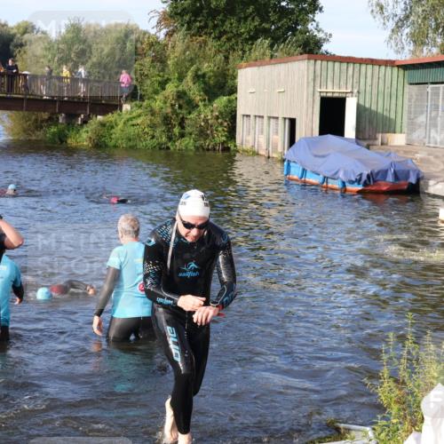 31.08.2025 - Elbe Triathlon Hamburg Luisa Fischer http://msf.ph/oto/8674593 31.08.2025 08:48:11 Schwimmen 258, 299, 329, 365 meine-sportfotos.de