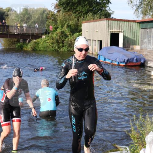 31.08.2025 - Elbe Triathlon Hamburg Luisa Fischer http://msf.ph/oto/8674601 31.08.2025 08:48:12 Schwimmen 258, 299, 329, 365 meine-sportfotos.de