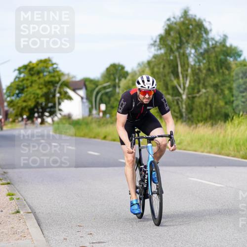 31.08.2025 - Elbe Triathlon Hamburg Michael Burmester http://msf.ph/oto/8674603 31.08.2025 10:15:23 Radfahren 610, 635 meine-sportfotos.de