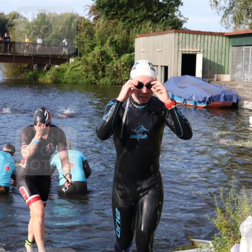 31.08.2025 - Elbe Triathlon Hamburg Luisa Fischer http://msf.ph/oto/8674605 31.08.2025 08:48:13 Schwimmen 299, 329, 365 meine-sportfotos.de