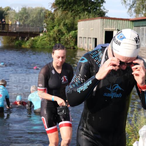 31.08.2025 - Elbe Triathlon Hamburg Luisa Fischer http://msf.ph/oto/8674612 31.08.2025 08:48:14 Schwimmen 299, 329, 365 meine-sportfotos.de
