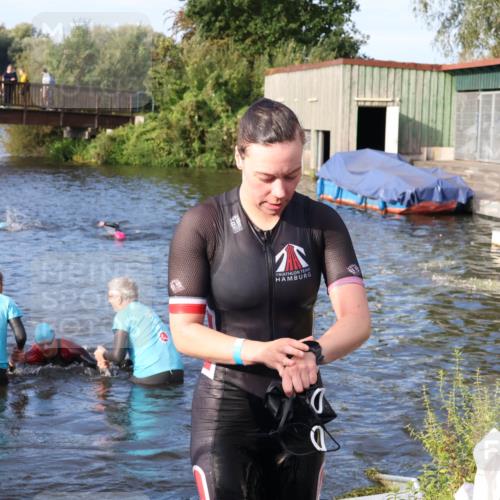 31.08.2025 - Elbe Triathlon Hamburg Luisa Fischer http://msf.ph/oto/8674617 31.08.2025 08:48:14 Schwimmen 299, 329, 365 meine-sportfotos.de