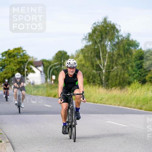 31.08.2025 - Elbe Triathlon Hamburg Michael Burmester http://msf.ph/oto/8674619 31.08.2025 10:15:39 Radfahren 579, 613, 732, 811 meine-sportfotos.de