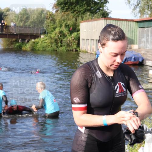 31.08.2025 - Elbe Triathlon Hamburg Luisa Fischer http://msf.ph/oto/8674621 31.08.2025 08:48:15 Schwimmen 299, 329, 365 meine-sportfotos.de