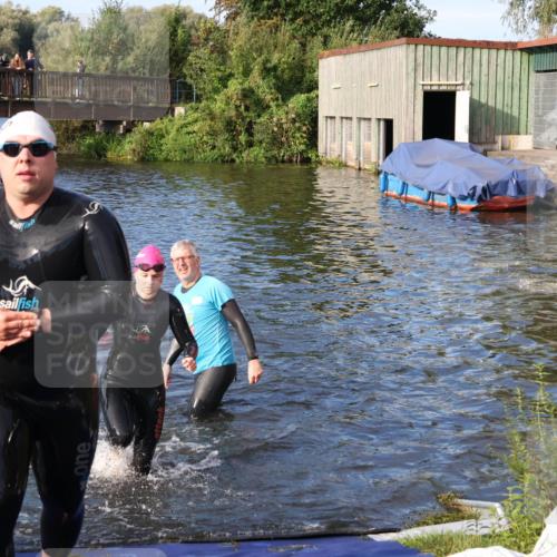 31.08.2025 - Elbe Triathlon Hamburg Luisa Fischer http://msf.ph/oto/8674637 31.08.2025 08:48:33 Schwimmen 289, 361, 374 meine-sportfotos.de