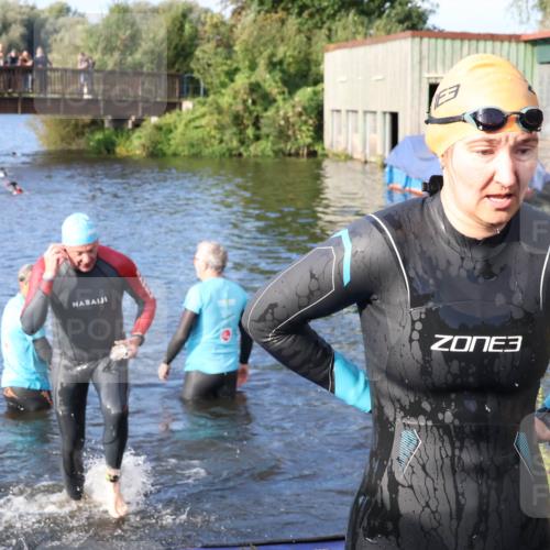 31.08.2025 - Elbe Triathlon Hamburg Luisa Fischer http://msf.ph/oto/8674643 31.08.2025 08:48:42 Schwimmen 289, 377 meine-sportfotos.de