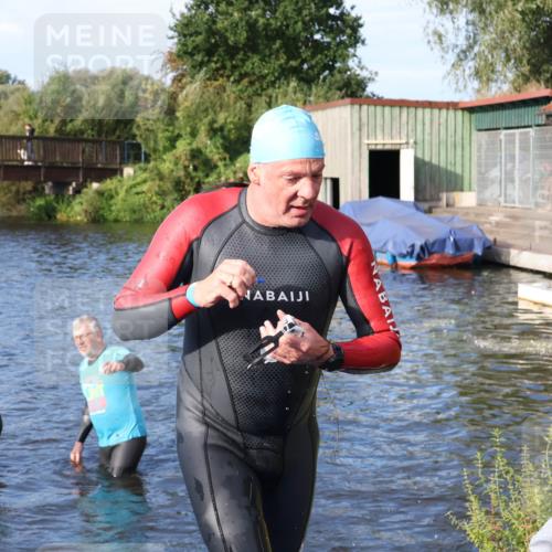 31.08.2025 - Elbe Triathlon Hamburg Luisa Fischer http://msf.ph/oto/8674660 31.08.2025 08:48:45 Schwimmen 289, 377 meine-sportfotos.de
