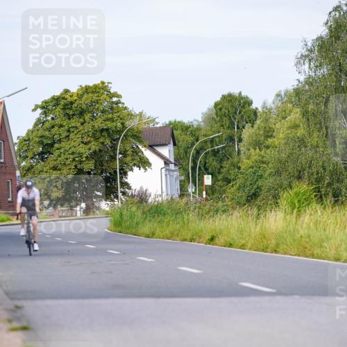 31.08.2025 - Elbe Triathlon Hamburg Michael Burmester http://msf.ph/oto/8674662 31.08.2025 10:15:45 Radfahren 579, 605, 811 meine-sportfotos.de