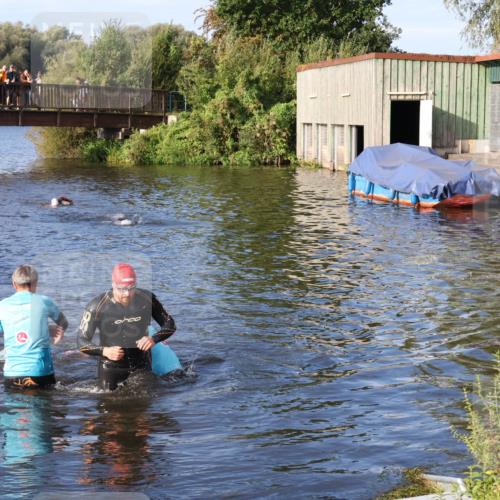 31.08.2025 - Elbe Triathlon Hamburg Luisa Fischer http://msf.ph/oto/8674668 31.08.2025 08:49:25 Schwimmen 173, 294 meine-sportfotos.de