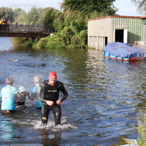 31.08.2025 - Elbe Triathlon Hamburg Luisa Fischer http://msf.ph/oto/8674680 31.08.2025 08:49:26 Schwimmen 173, 294 meine-sportfotos.de