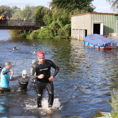 31.08.2025 - Elbe Triathlon Hamburg Luisa Fischer http://msf.ph/oto/8674686 31.08.2025 08:49:27 Schwimmen 173, 294 meine-sportfotos.de