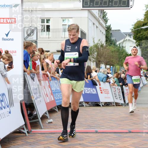 31.08.2025 - 21. Blankeneser Heldenlauf Strokosch-Dieckow http://msf.ph/oto/8674700 31.08.2025 10:50:30 Ziel 3699, 3354, 3564 meine-sportfotos.de
