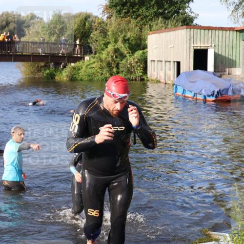 31.08.2025 - Elbe Triathlon Hamburg Luisa Fischer http://msf.ph/oto/8674702 31.08.2025 08:49:29 Schwimmen 173, 294 meine-sportfotos.de