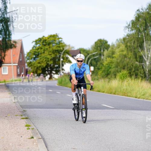 31.08.2025 - Elbe Triathlon Hamburg Michael Burmester http://msf.ph/oto/8674709 31.08.2025 10:16:00 Radfahren 438, 624 meine-sportfotos.de