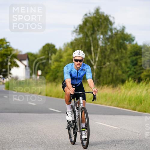 31.08.2025 - Elbe Triathlon Hamburg Michael Burmester http://msf.ph/oto/8674714 31.08.2025 10:16:01 Radfahren 438, 624 meine-sportfotos.de