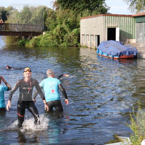 31.08.2025 - Elbe Triathlon Hamburg Luisa Fischer http://msf.ph/oto/8674735 31.08.2025 08:49:38 Schwimmen 327 meine-sportfotos.de