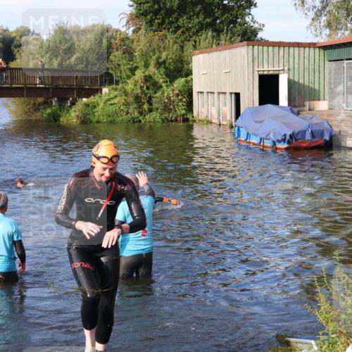 31.08.2025 - Elbe Triathlon Hamburg Luisa Fischer http://msf.ph/oto/8674753 31.08.2025 08:49:40 Schwimmen 253, 327 meine-sportfotos.de