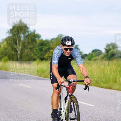 31.08.2025 - Elbe Triathlon Hamburg Michael Burmester http://msf.ph/oto/8674756 31.08.2025 10:16:20 Radfahren 563, 691 meine-sportfotos.de