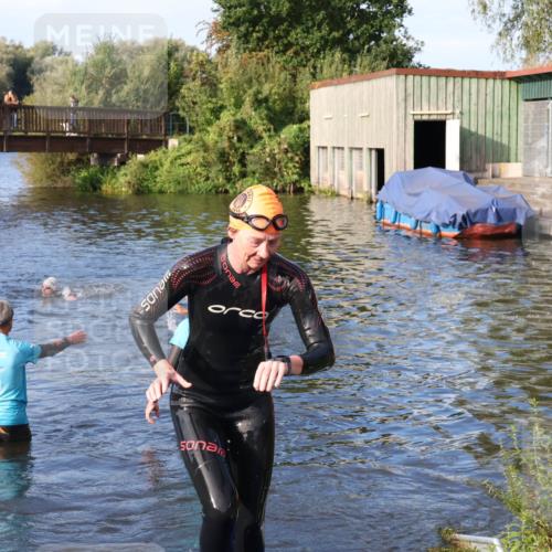 31.08.2025 - Elbe Triathlon Hamburg Luisa Fischer http://msf.ph/oto/8674759 31.08.2025 08:49:41 Schwimmen 253, 327 meine-sportfotos.de