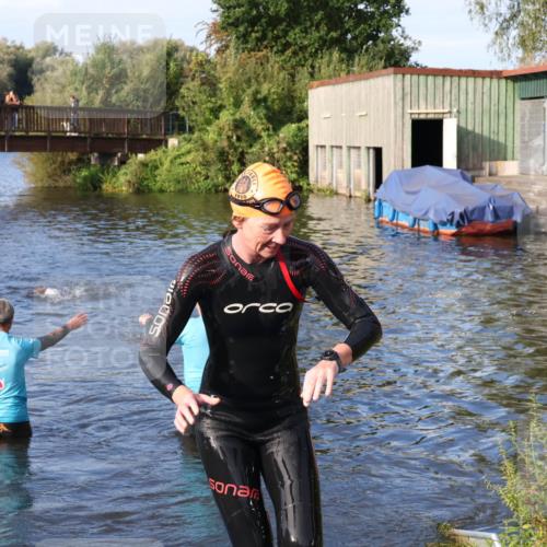 31.08.2025 - Elbe Triathlon Hamburg Luisa Fischer http://msf.ph/oto/8674763 31.08.2025 08:49:41 Schwimmen 253, 327 meine-sportfotos.de