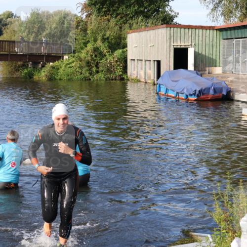 31.08.2025 - Elbe Triathlon Hamburg Luisa Fischer http://msf.ph/oto/8674776 31.08.2025 08:49:50 Schwimmen 253, 359 meine-sportfotos.de