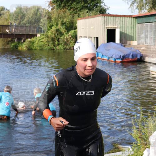 31.08.2025 - Elbe Triathlon Hamburg Luisa Fischer http://msf.ph/oto/8674787 31.08.2025 08:49:52 Schwimmen 253, 359 meine-sportfotos.de