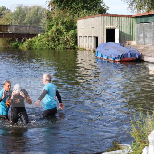 31.08.2025 - Elbe Triathlon Hamburg Luisa Fischer http://msf.ph/oto/8674794 31.08.2025 08:49:55 Schwimmen 359 meine-sportfotos.de