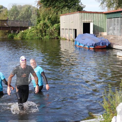 31.08.2025 - Elbe Triathlon Hamburg Luisa Fischer http://msf.ph/oto/8674804 31.08.2025 08:49:56 Schwimmen 359 meine-sportfotos.de