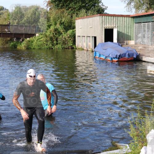 31.08.2025 - Elbe Triathlon Hamburg Luisa Fischer http://msf.ph/oto/8674809 31.08.2025 08:49:57 Schwimmen 359 meine-sportfotos.de