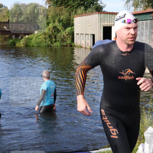 31.08.2025 - Elbe Triathlon Hamburg Luisa Fischer http://msf.ph/oto/8674820 31.08.2025 08:49:59 Schwimmen 359 meine-sportfotos.de