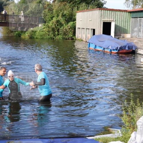 31.08.2025 - Elbe Triathlon Hamburg Luisa Fischer http://msf.ph/oto/8674828 31.08.2025 08:50:42 Schwimmen 255, 389 meine-sportfotos.de
