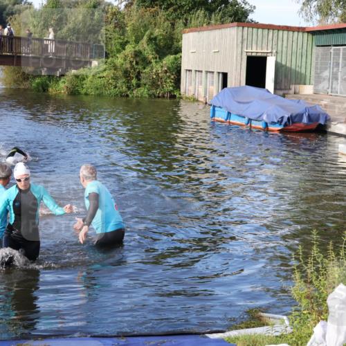 31.08.2025 - Elbe Triathlon Hamburg Luisa Fischer http://msf.ph/oto/8674833 31.08.2025 08:50:43 Schwimmen 255, 389 meine-sportfotos.de