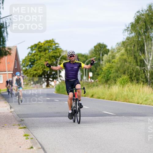 31.08.2025 - Elbe Triathlon Hamburg Michael Burmester http://msf.ph/oto/8674834 31.08.2025 10:16:47 Radfahren 666, 908, 928 meine-sportfotos.de