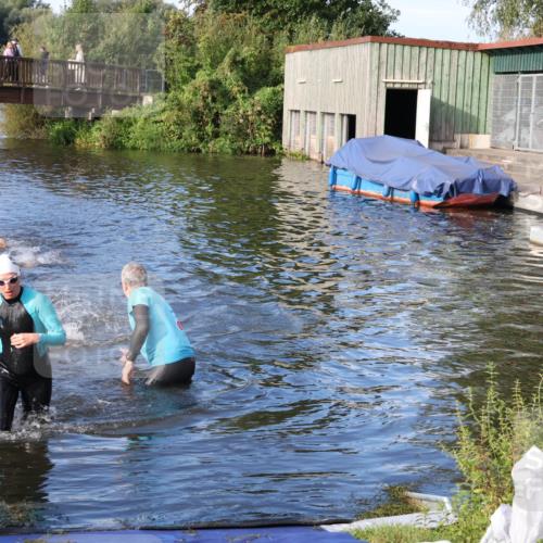 31.08.2025 - Elbe Triathlon Hamburg Luisa Fischer http://msf.ph/oto/8674835 31.08.2025 08:50:44 Schwimmen 255, 284, 389 meine-sportfotos.de