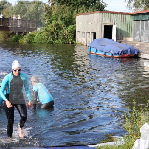 31.08.2025 - Elbe Triathlon Hamburg Luisa Fischer http://msf.ph/oto/8674845 31.08.2025 08:50:45 Schwimmen 255, 284, 389, 443 meine-sportfotos.de