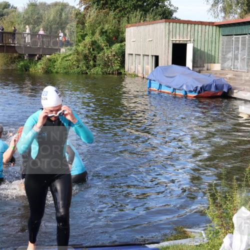 31.08.2025 - Elbe Triathlon Hamburg Luisa Fischer http://msf.ph/oto/8674852 31.08.2025 08:50:47 Schwimmen 255, 284, 389, 443 meine-sportfotos.de