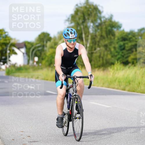 31.08.2025 - Elbe Triathlon Hamburg Michael Burmester http://msf.ph/oto/8674858 31.08.2025 10:16:52 Radfahren 427, 666, 841, 928 meine-sportfotos.de