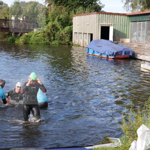 31.08.2025 - Elbe Triathlon Hamburg Luisa Fischer http://msf.ph/oto/8674874 31.08.2025 08:50:51 Schwimmen 255, 284, 389, 443 meine-sportfotos.de